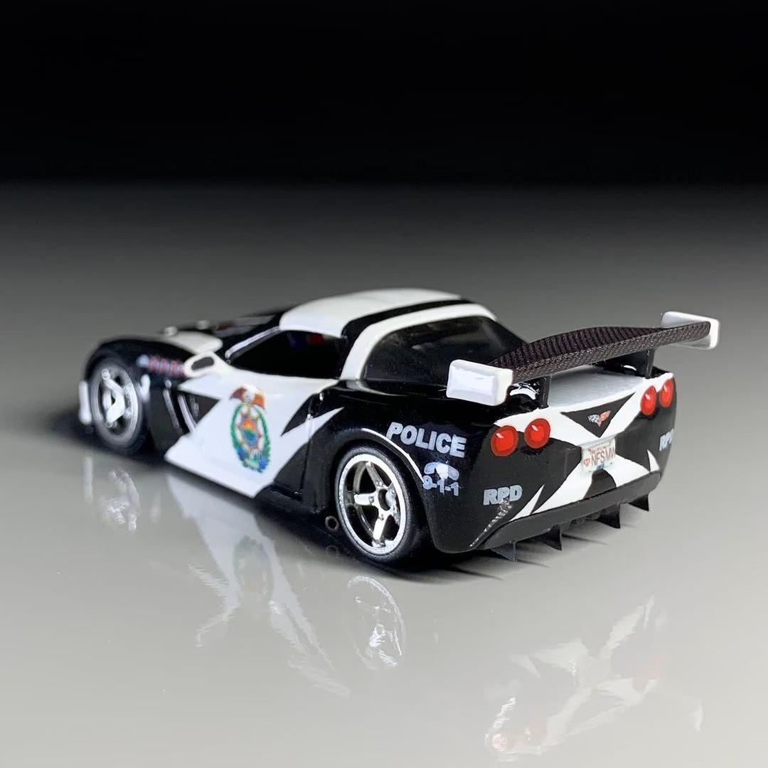 Need for Speed Most Wanted Cross' Corvette White Toner Waterslide decals for 1:64 scale
