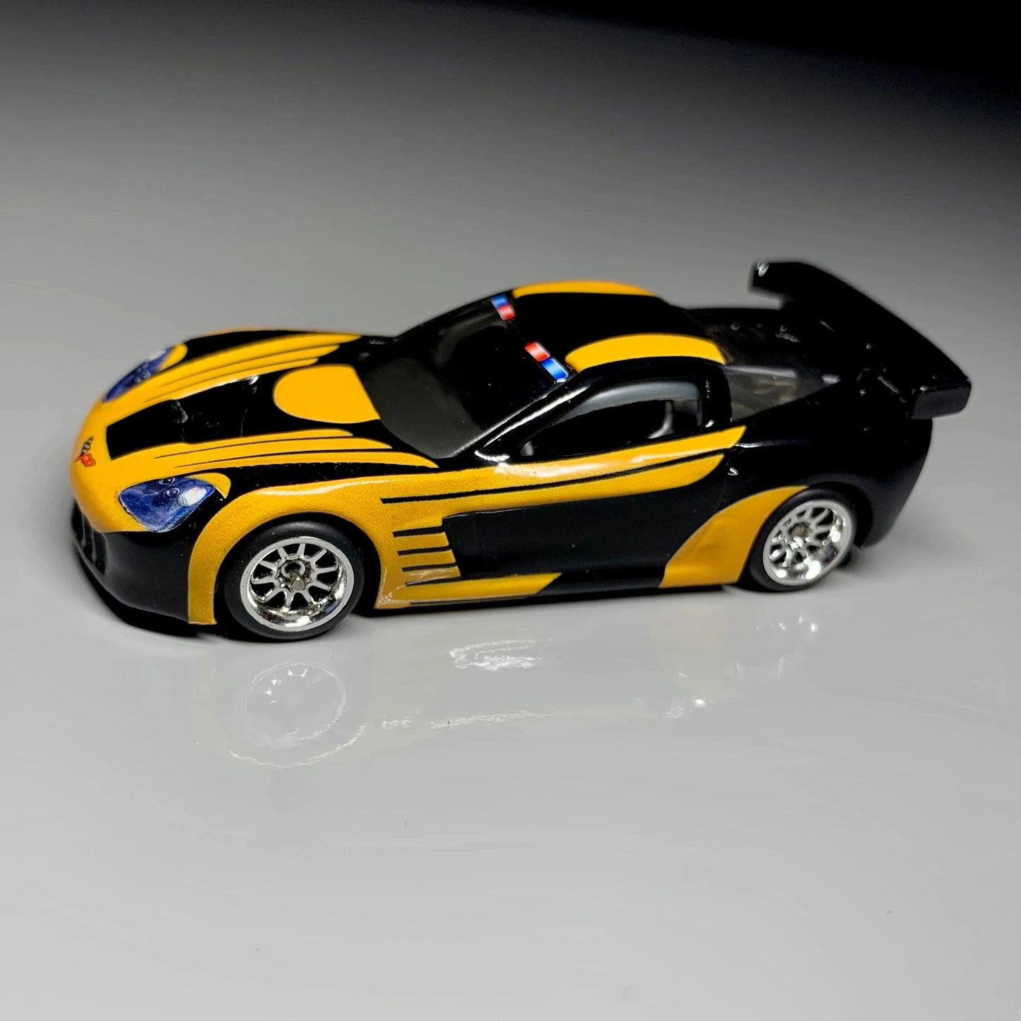 Need for Speed Most Wanted Intro Cross' Corvette White Toner Waterslide decals for 1:64 scale