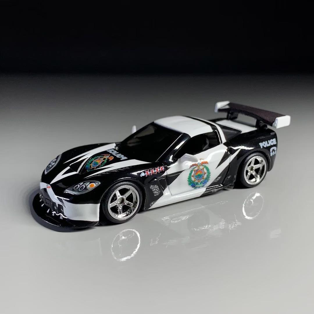 Need for Speed Most Wanted Cross' Corvette White Toner Waterslide decals for 1:64 scale